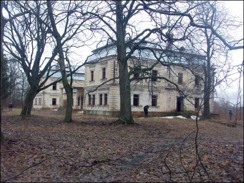  - Zespół dworsko-parkowy Platerów. Fasada główna i boczna prawego skrzydła