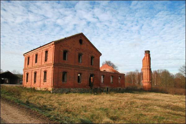  - Сядзібна-паркавы ансамбль Валадковічаў. Афіцына, выгляд ад паўднёвага ўсходу (11/2009)