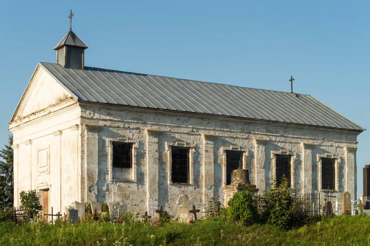  - Kaplica cmentarna . 