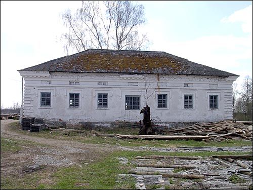  - Dwór Okuszków. Świren