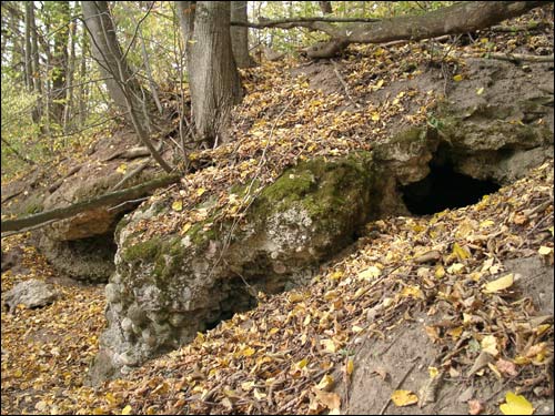 Sachnavičy.  Solutional cave