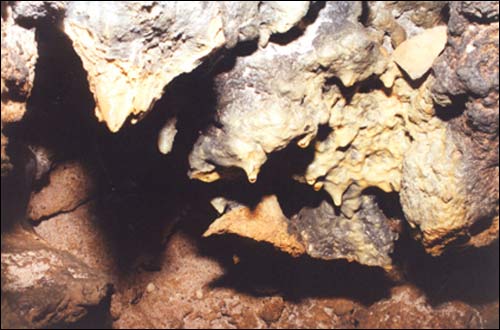 Sachnavičy.  Solutional cave