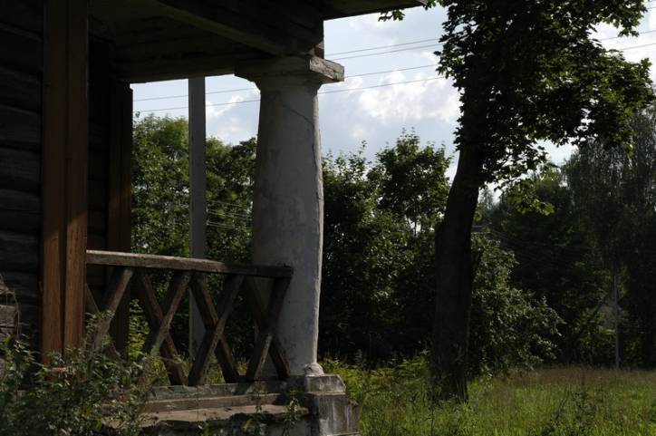  -  Будынак былой школы. 