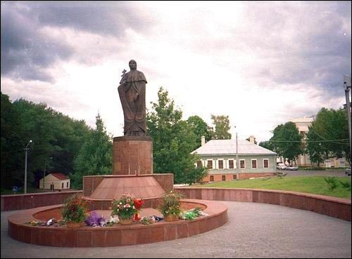  -  Помнікі і мемарыяльныя шыльды. Помнік Эўфрасіньні Полацкай. Скульптар Ігар Голубеў (2000)