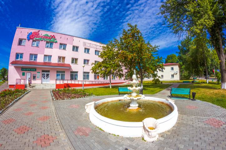  - Вуліцы мястэчка . Гостиница Россоны