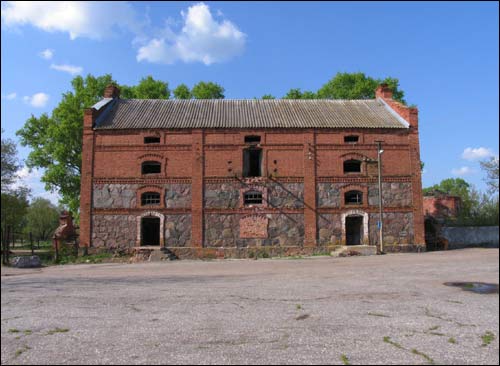 Płamia (Bielica Stara) |  Dwór gospodarczy Świackich. Magazyn ziarna