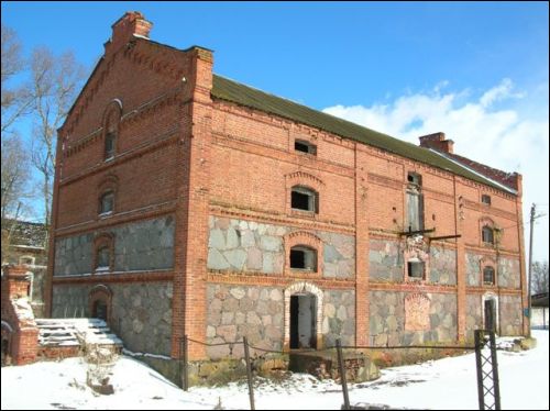 Płamia (Bielica Stara) |  Dwór gospodarczy Świackich. Magazyn ziarna