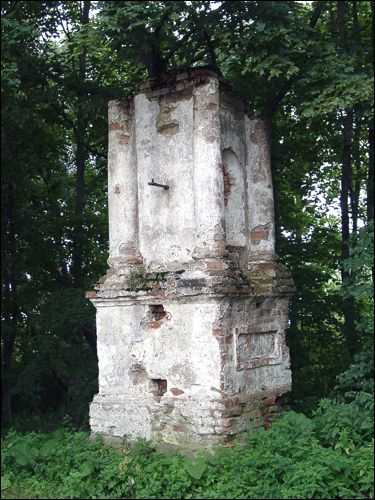 Parečča (Staraje).  Manor's gate