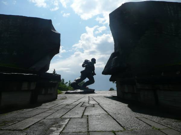 Паперына.  Мэмарыяльны комплекс «Прарыў»