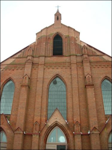  - Kościół Św. Wawrzyńca. Fasada główna, fragment, 08 2002 r