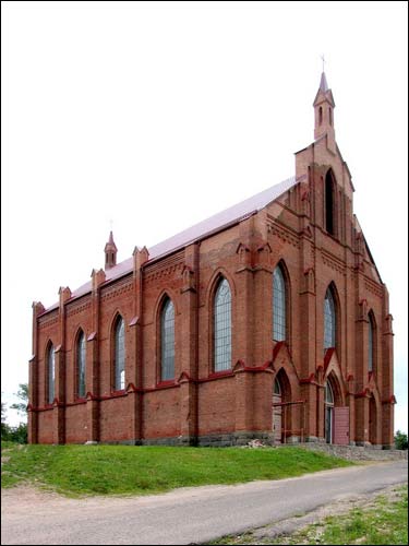 Fasada główna i boczna, 2007 r Uszacz. Kościół Św. Wawrzyńca