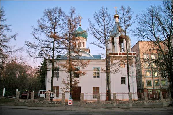  - Cerkiew Zaśnięcia NMP. Widok od strony północnej. Zdjęcie 11.2009