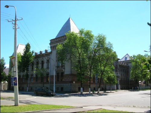 Віцебск |   Будынак былога Пазямельна-сялянскага банку. Вуглавая вежа