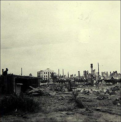  - Miasto na fotografiach z czasów II wojny światowej . Ruiny Witebska. Fotografia anonimowego żołnierza Wehrmachtu 1941-44
