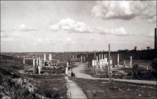  - Miasto na fotografiach z czasów II wojny światowej . Ruiny Witebska. 09 1941