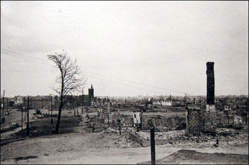 - Miasto na fotografiach z czasów II wojny światowej . Ruiny Witebska. Fotografia anonimowego żołnierza Wehrmachtu 1941-44