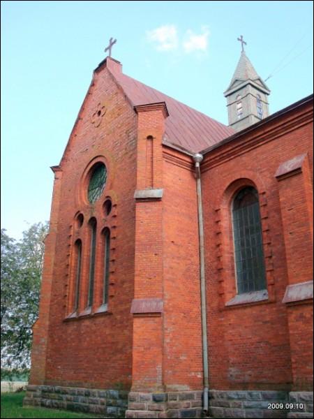  - Костёл Святых Апостолов Петра и Павла. Боковой фасад фрагмент