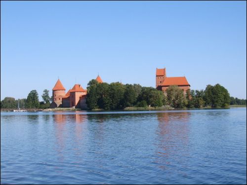  -  Новый замок. Замок на острове. Вид со стороны Старого замка