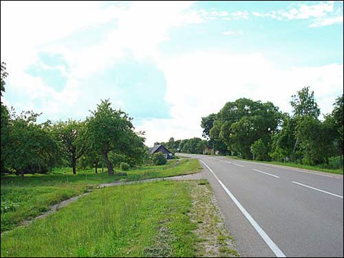 Дарога праз вёску Корве (Карвы). Краявіды