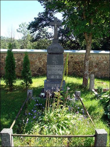 Nemenčinė. Catholic church of St. Michael the Archangel