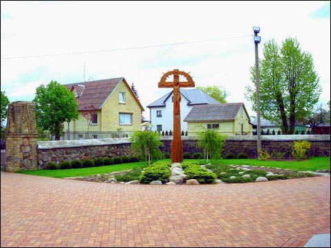  - Kościół NMP. Obok kościoła