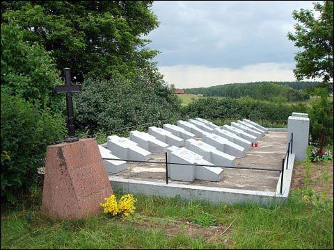 Скорбуцяны.  Захоронение солдат Армии Краёвой