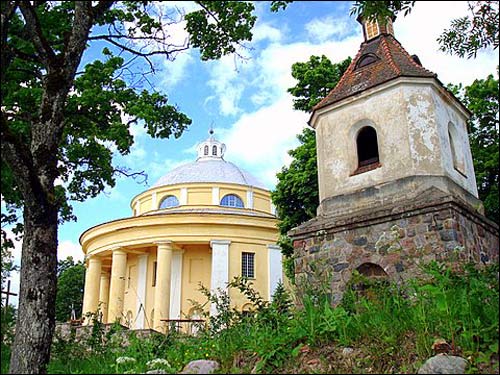 Sudervė.  Catholic church of the Holy Trinity