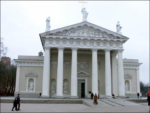 West facade Vilnius. Catholic church Cathedral