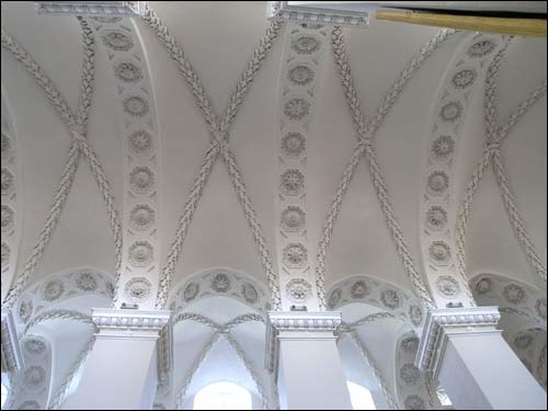 Central nave. Ceiling Vilnius. Catholic church Cathedral