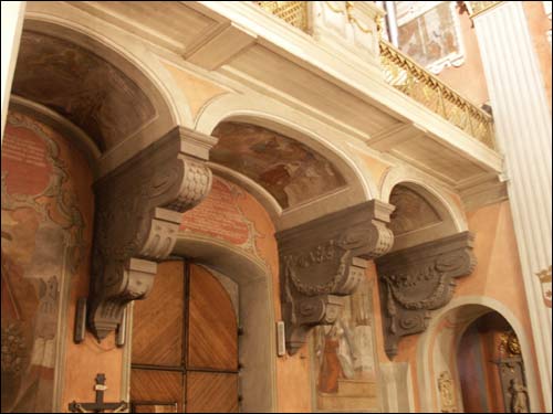 Вильнюс |  Костёл Святой Терезы (Кармелитов). Хоры, фрагмент