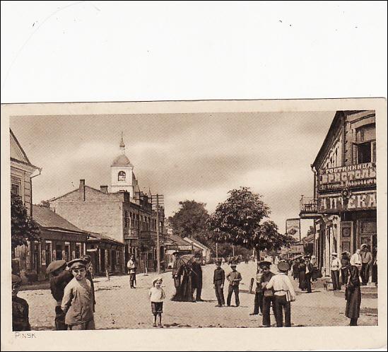  - Miasto na starych fotografiach . 