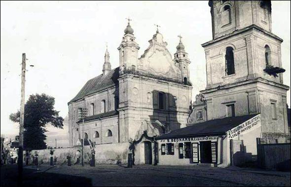  - Miasto na starych fotografiach . 