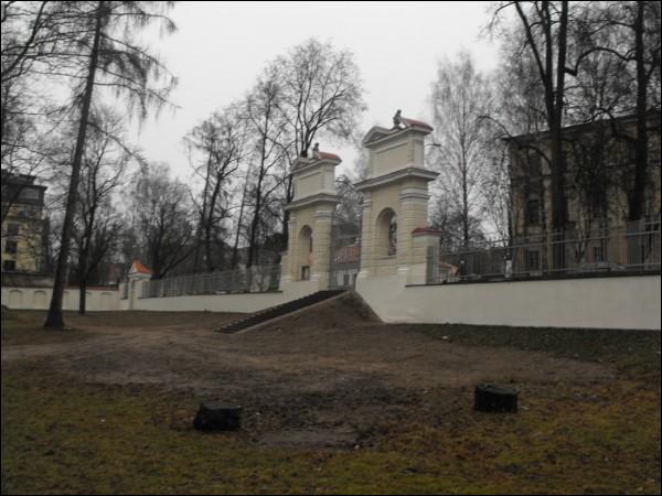 Brama po odbudowie Wilno. Pałac Sapiehów