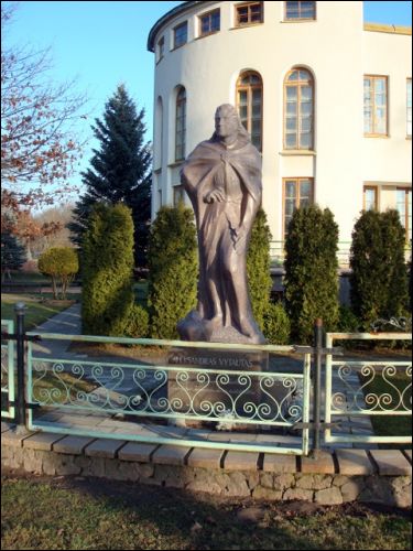 Kernavė.  Sculptures