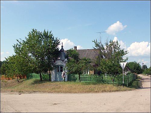 Новая Рясна. Часовня придорожная 