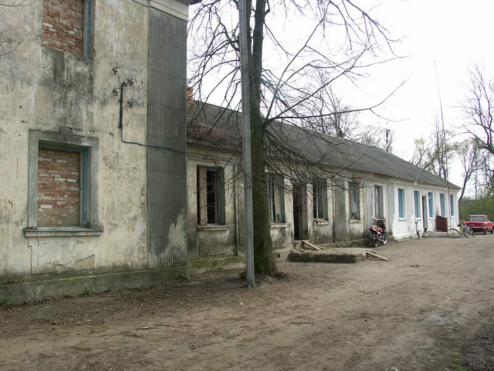  - Zespół dworsko-parkowy Rothów. Dwór. Fragment