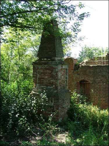  - Царква Покрыва Прасвятой Багародзіцы. Помнік на магіле маршалка Магільніцкага