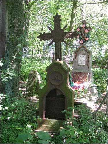  - Царква Покрыва Прасвятой Багародзіцы. Надмагільны крыж