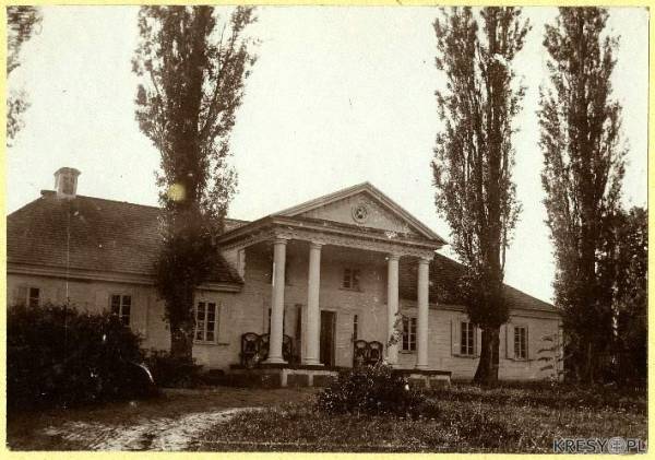 Сядзібны дом. Фота S.Jundziłł.<br>Фота з архіву Інстытута Мастацтва Польскай Акадэміі Навук (IS PAN BR0000000551) Чамброва. Сядзіба Карповічаў