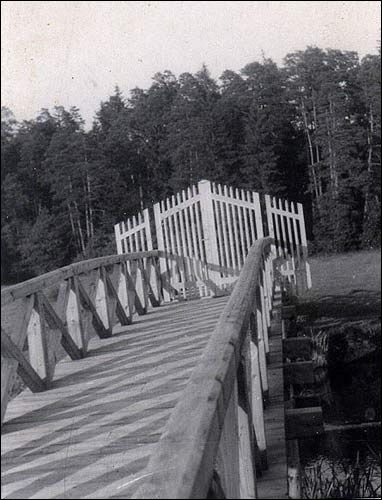  -  Dom Wypoczynkowy. Kładka przez Gawię prowadząca do rezerwatu bobrów