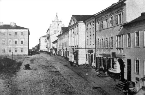  - Kościół i klasztor Dominikanów. Górne Miasto. Fragment budynku z lewej, to były klasztor bazylianów; z boku kościół dominikanów. Zdjęcie z 1860 roku
