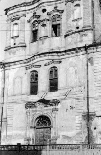  - Kościół i klasztor Dominikanów. Fasada główna, zdjęcie 03 1943 r, dr. Nerling