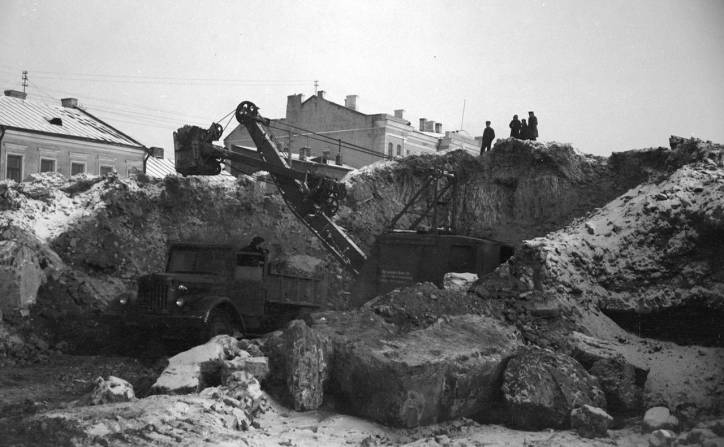  - Kościół i klasztor Dominikanów. 