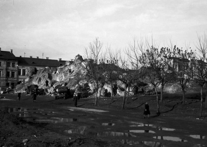  - Kościół i klasztor Dominikanów. 