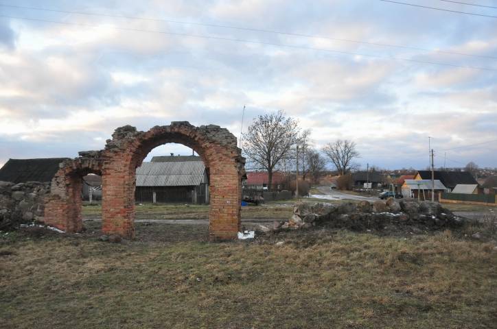Oborek (Połoczany). Kościół Wniebowzięcia NMP i św. Rocha