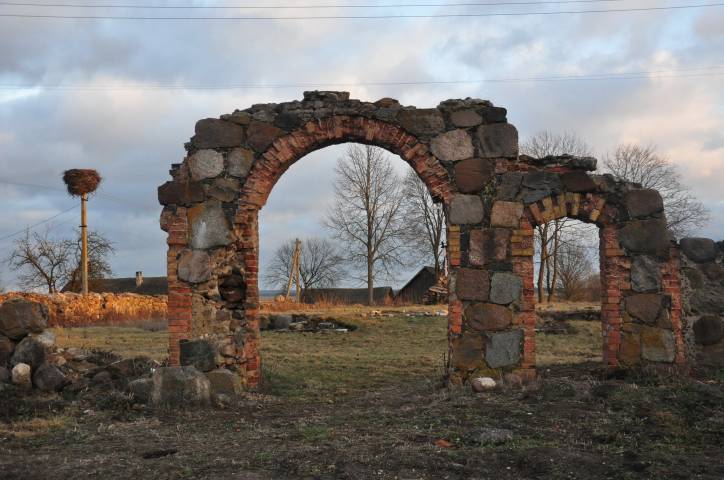 Oborek (Połoczany). Kościół Wniebowzięcia NMP i św. Rocha
