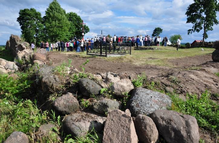 Oborek (Połoczany). Kościół Wniebowzięcia NMP i św. Rocha