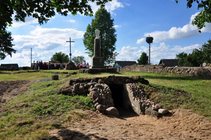 Oborek (Połoczany). Kościół Wniebowzięcia NMP i św. Rocha