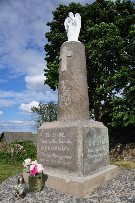 Oborek (Połoczany). Kościół Wniebowzięcia NMP i św. Rocha