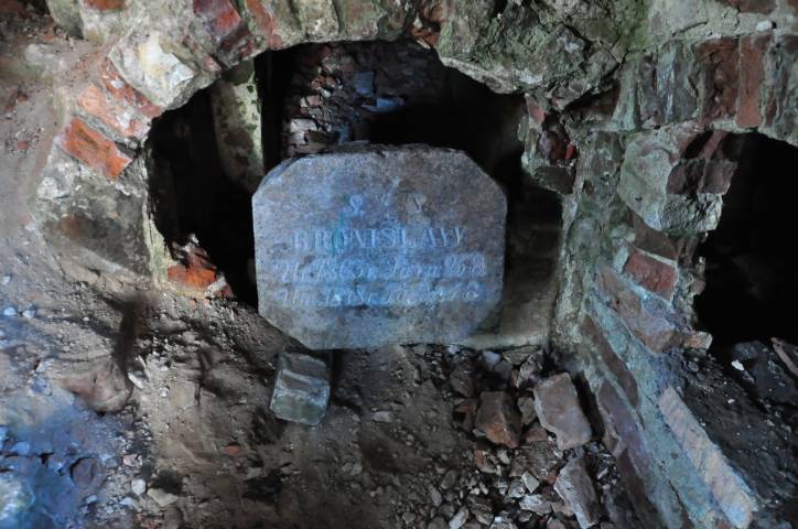 Oborek (Połoczany). Kościół Wniebowzięcia NMP i św. Rocha